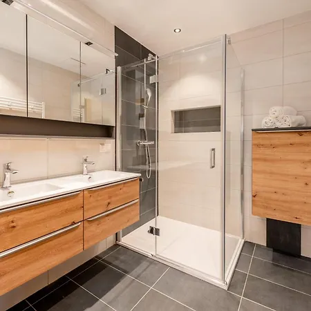 Garden Alpinapartment - By Mynests Daire